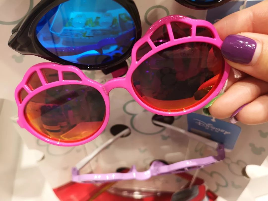 眼镜品牌排行榜前十名墨镜,给孩子怎么选太阳镜