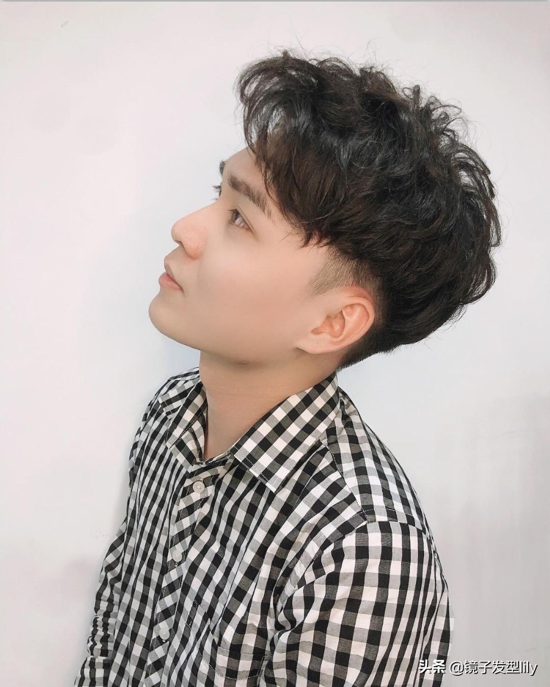 2021年最流行的发型发根蓬松造型,今年最流行的男士发型最简单款