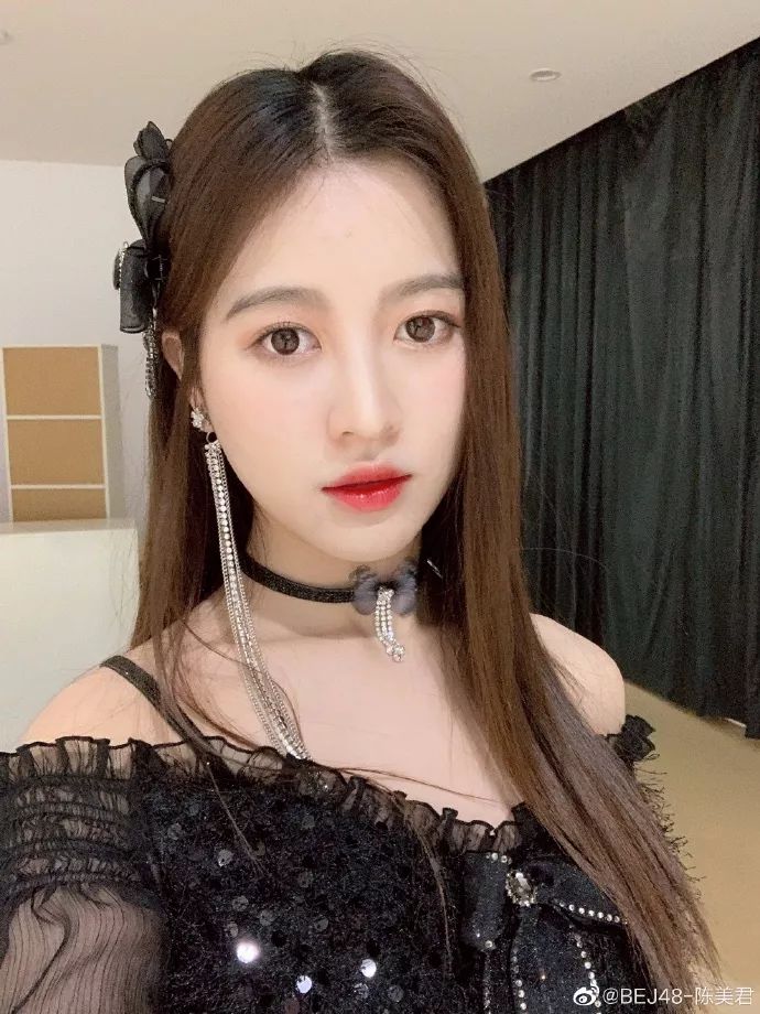 女爱豆把粉丝当提款机,女爱豆把男粉丝当提款机