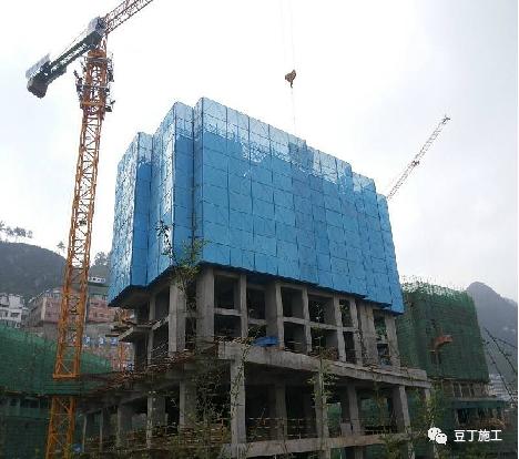 附着式升降脚手架搭设视频讲解,爬架专业术语叫附着升降脚手架