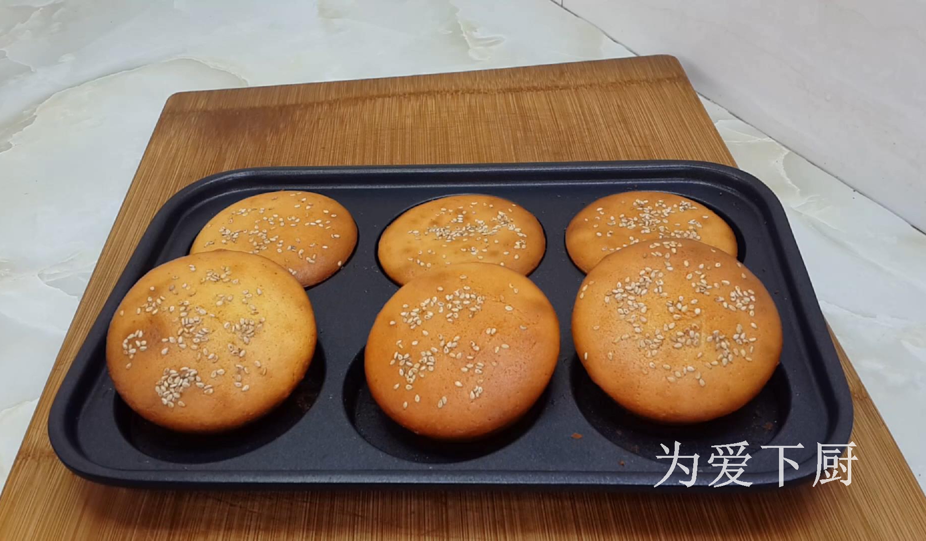 只用牛奶和鸡蛋做蛋糕不用打蛋器,鸡蛋做蛋糕简单不用烤箱