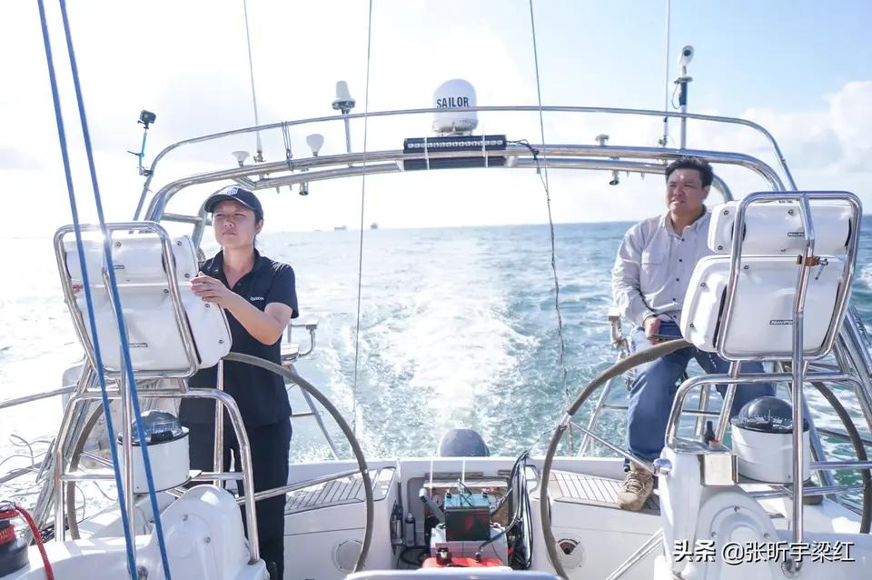 在死海沉浮，探秘无人岛，真正的航海生活比书里精彩一百倍