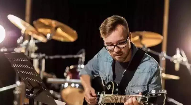 想学吉他教学入门,想学好吉他有什么书