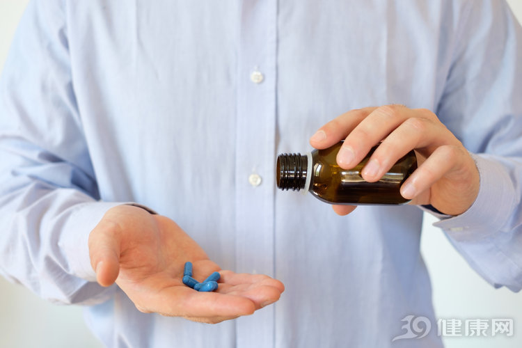 心脏轻微不适怎么办,心脏不适需立即就医吗