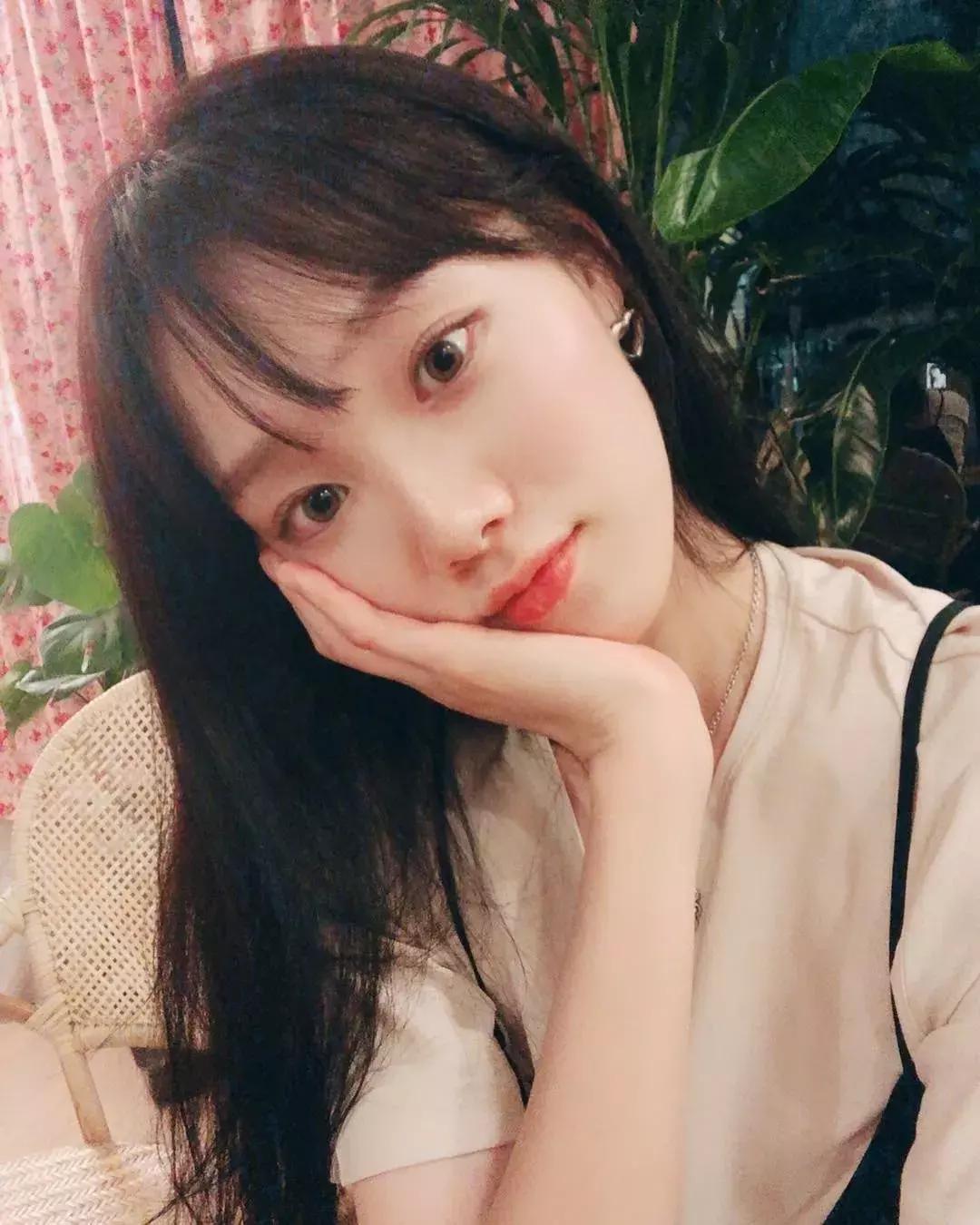 李圣经气质魅力的长腿女神,李圣经肤白貌美美得惊为天人