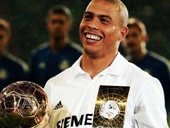 20岁拿世界冠军,20岁的世界足球先生