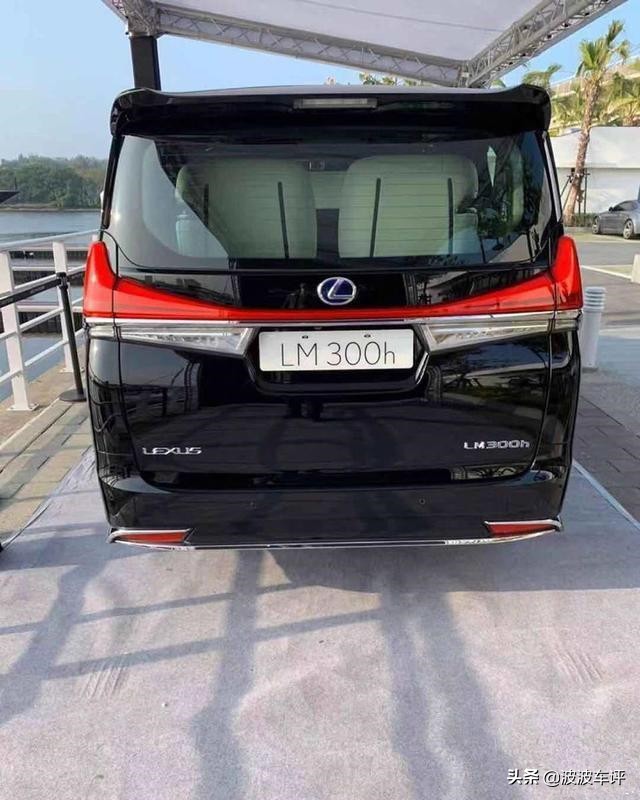 雷克萨斯LM售价公布,推出两款车型,价格分为116.6万和146.6万