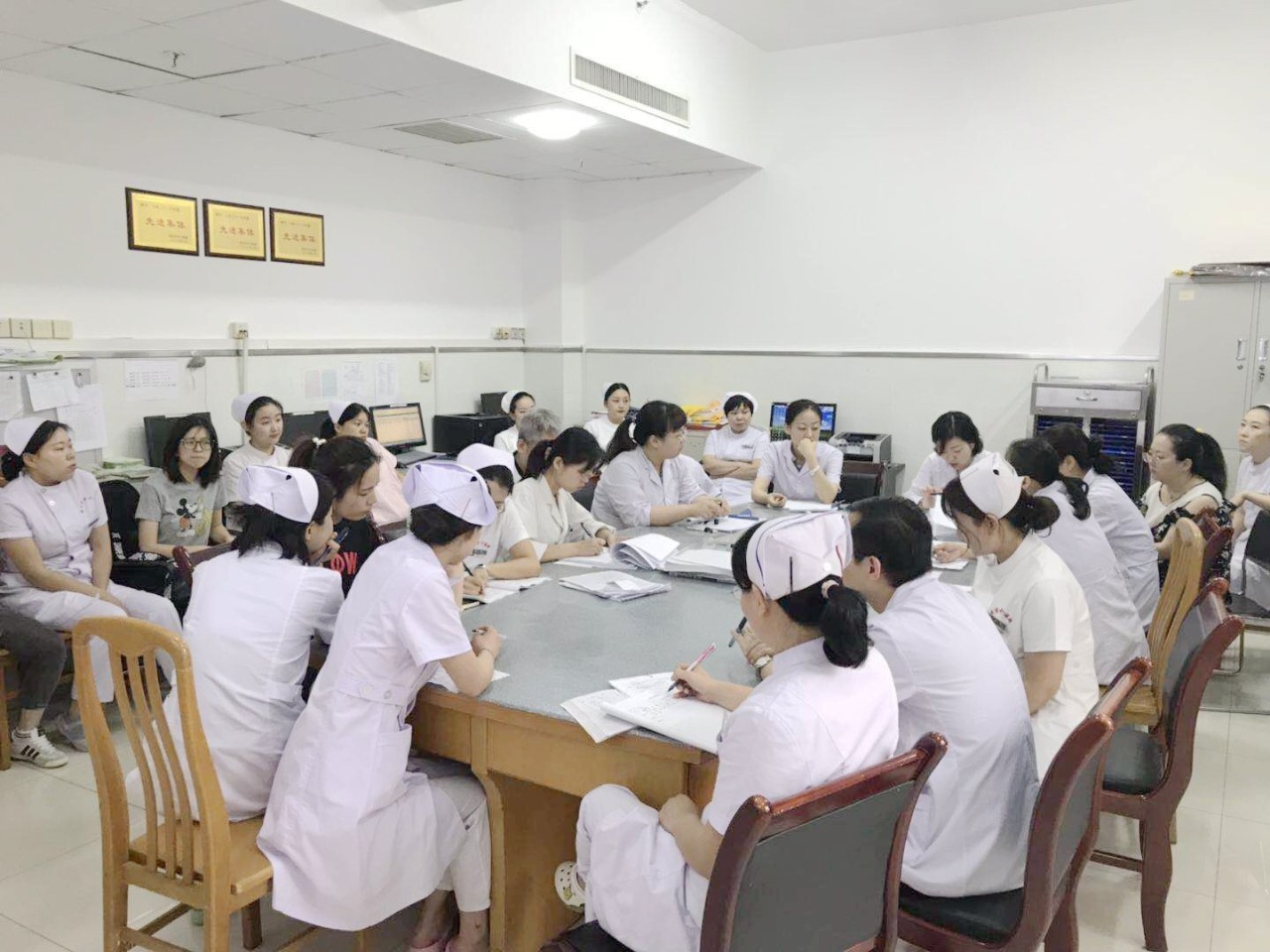 小孩输液过敏晚上加重,12岁孩子输液过敏起疙瘩