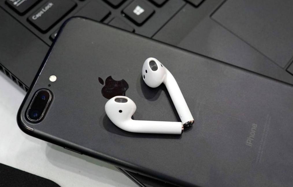 蓝牙耳机推荐airpods三代,百元级耳机和千元级耳机的区别