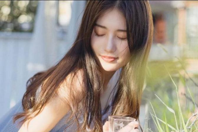 很想念一个人什么心理,很想念一个人时主动发消息会怎样