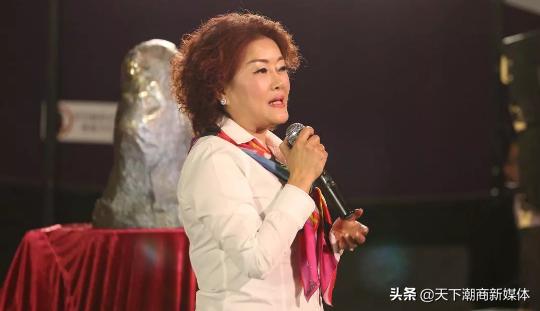 这位女潮商打造出中国母婴第一股，近日斥资2.37亿进军新行业