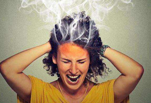 女性更年期提前是什么原因引起的,女性例假提前来什么原因