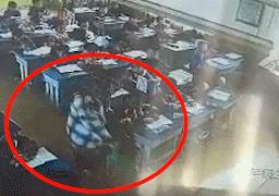 7岁女孩被老师打出血印,孩子被老师打的嘴巴出血