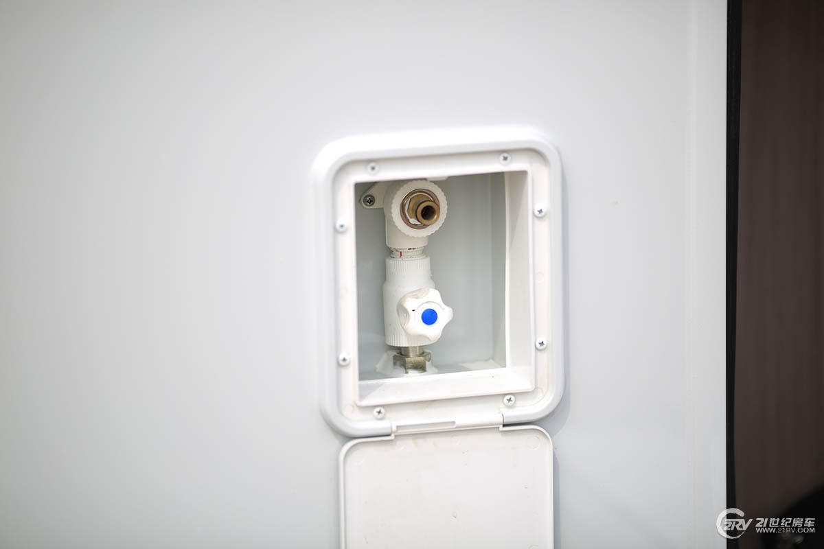 中天房车新季风畅游款,最新版的大通t型房车价格