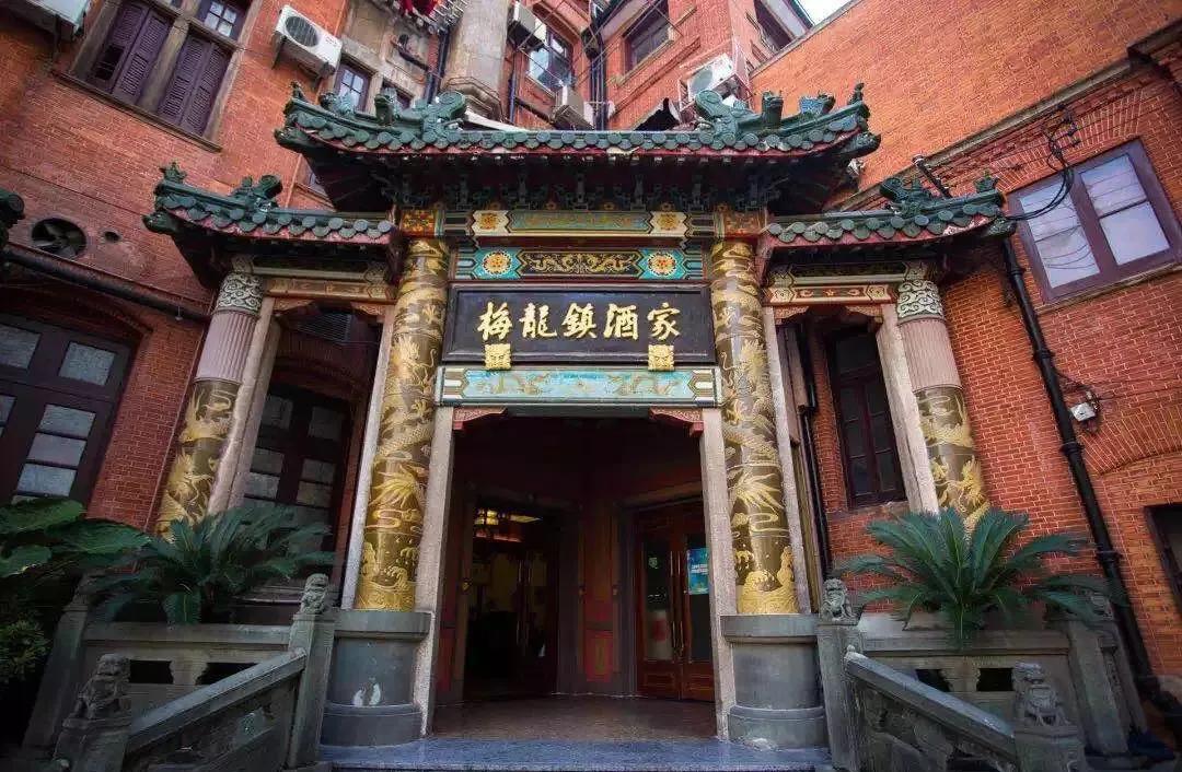 虫草续命、春联暴富、口罩祈福,方便菜过年,年轻人过年姿势变了