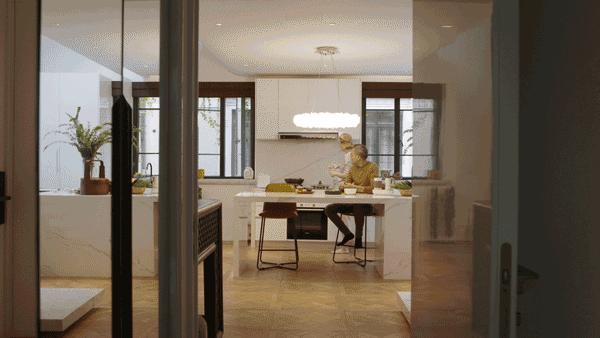 外国夫妻住老洋房,跨国夫妻住200平