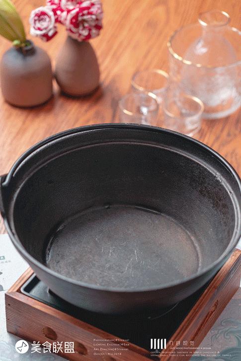 昆明唯一屋顶清真居酒屋，居然还能吃到活鳗鱼，48元清酒喝到嗨