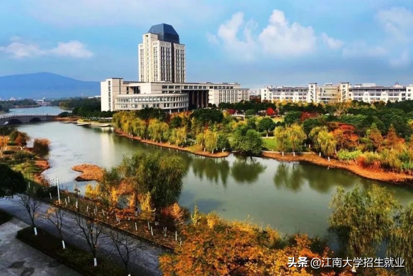 江苏占地最大的大学,占地面积超过8000亩的大学