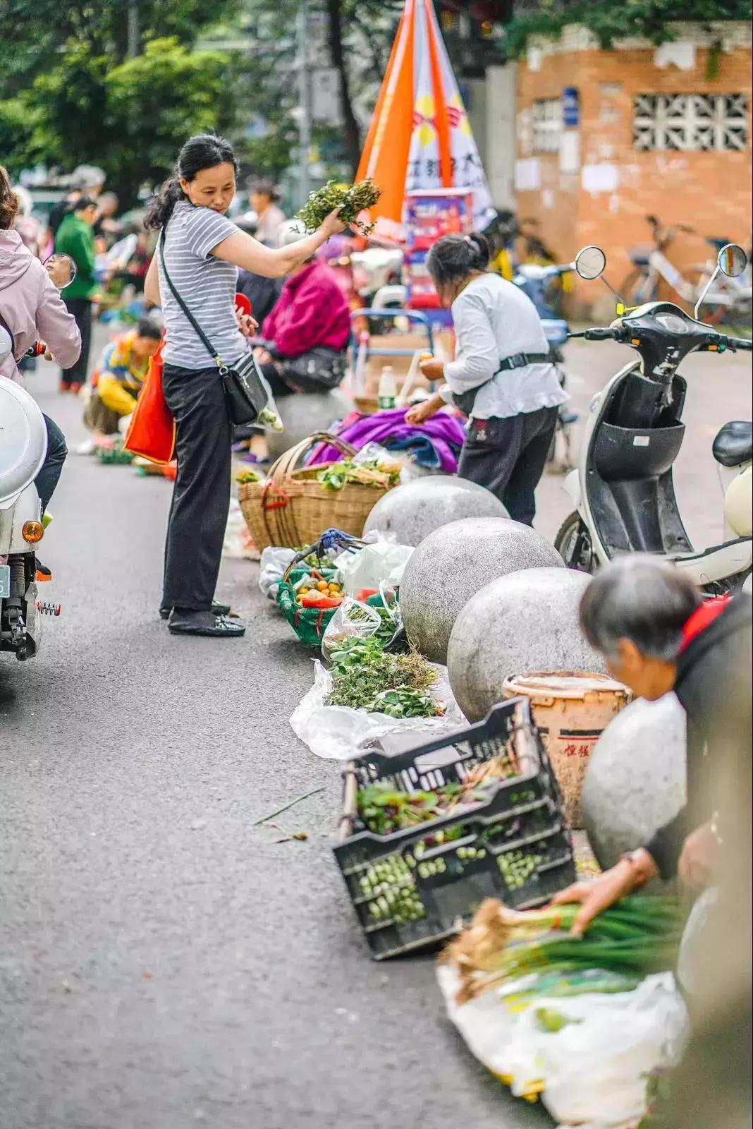 从钢管厂五区晃到莲花新区