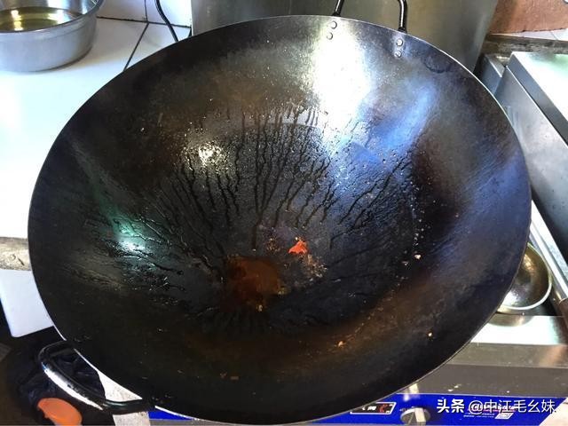 旧锅炒菜粘锅底怎么解决,章丘铁锅炒肉为什么粘锅