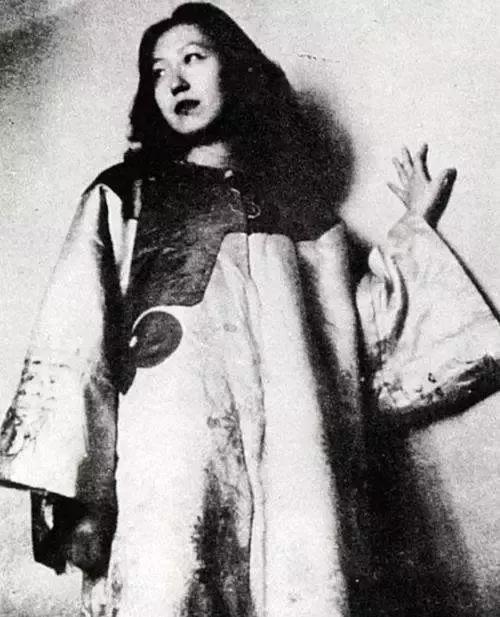 张爱玲去世后的遗书,张爱玲晚年病情