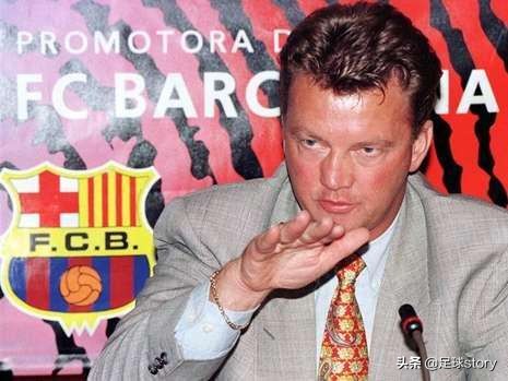 他缔造了欧冠历史第一奇迹,阿贾克斯拜仁三连冠