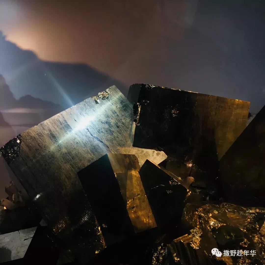 地壳深处的彩虹与少女心