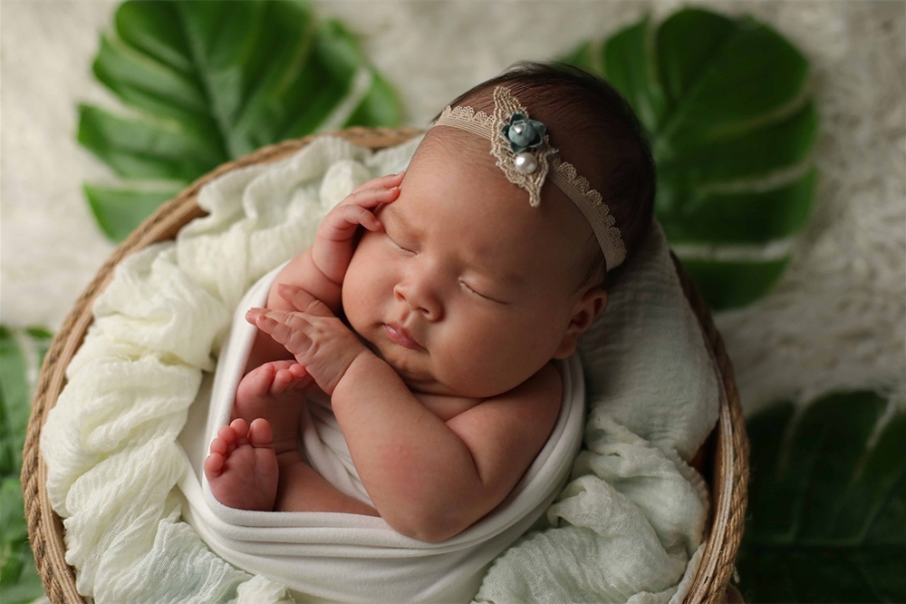 奶水不够宝宝频繁夜醒,奶水不足还老是堵奶怎么办