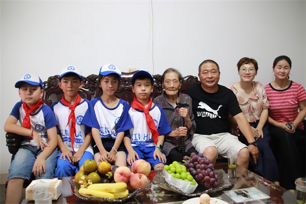 访毓秀学子，忆百年熟小历史