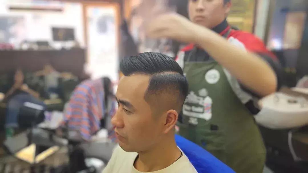 绅士复古油头馆杭州,杭州素人改造去哪里比较好