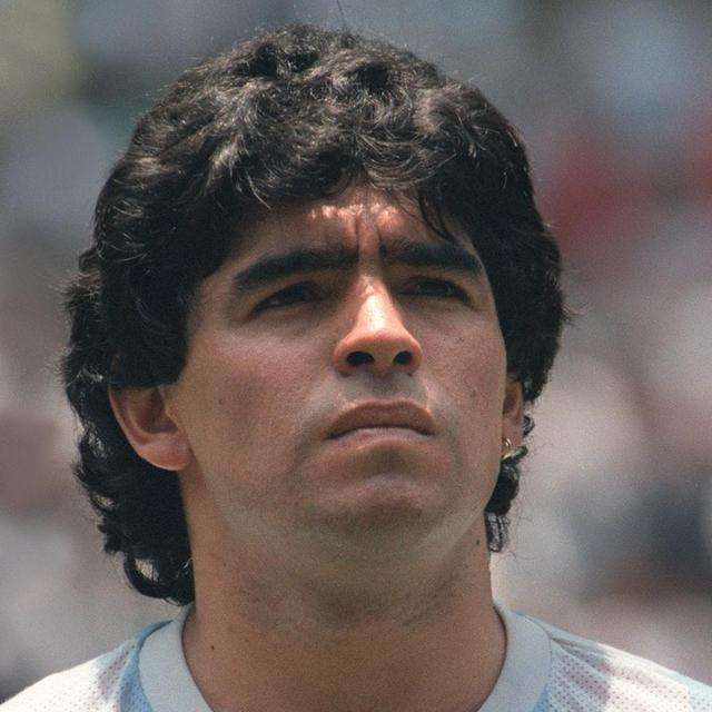 十号的小个子——“不完美”的无冕之王，被铭记的不止足球之魂