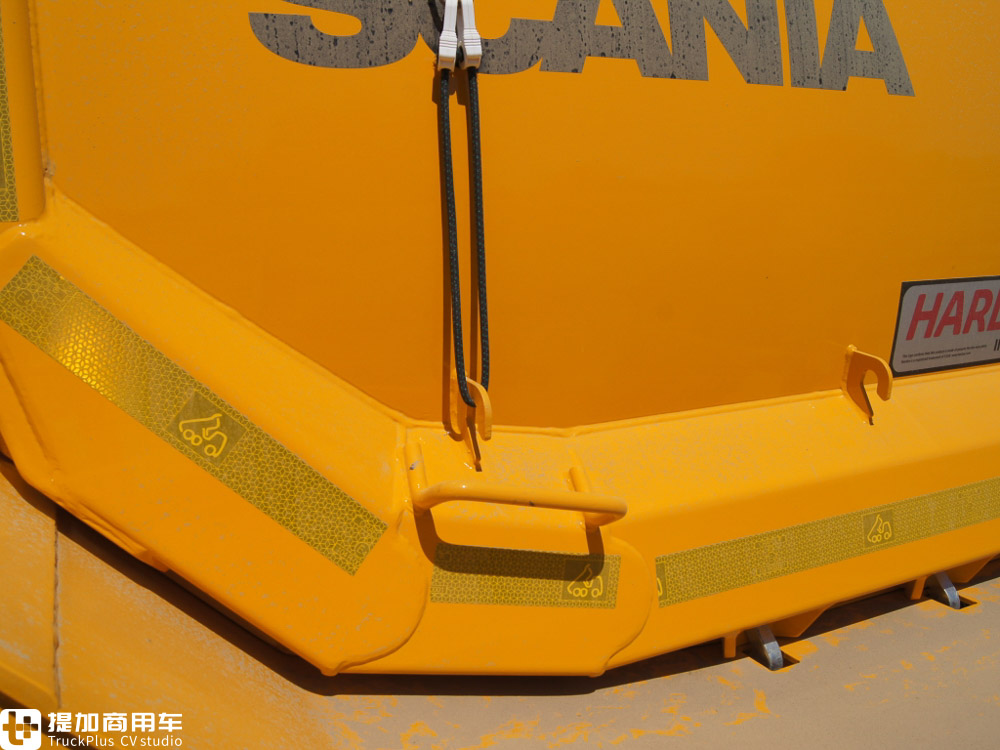 8x8斯堪尼亚,8x8是几驱