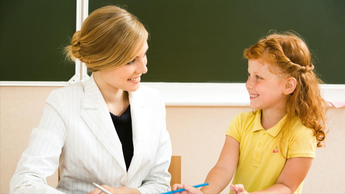 孩子上课总说话要怎么罚他有效,孩子上课乱说话被罚家长怎么交流