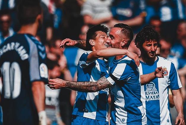 武磊替补世界级停球,武磊的世界级停球