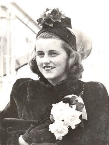 肯尼迪家族“隐身女孩”：美丽而有智力缺陷，23岁接受“脑切除”