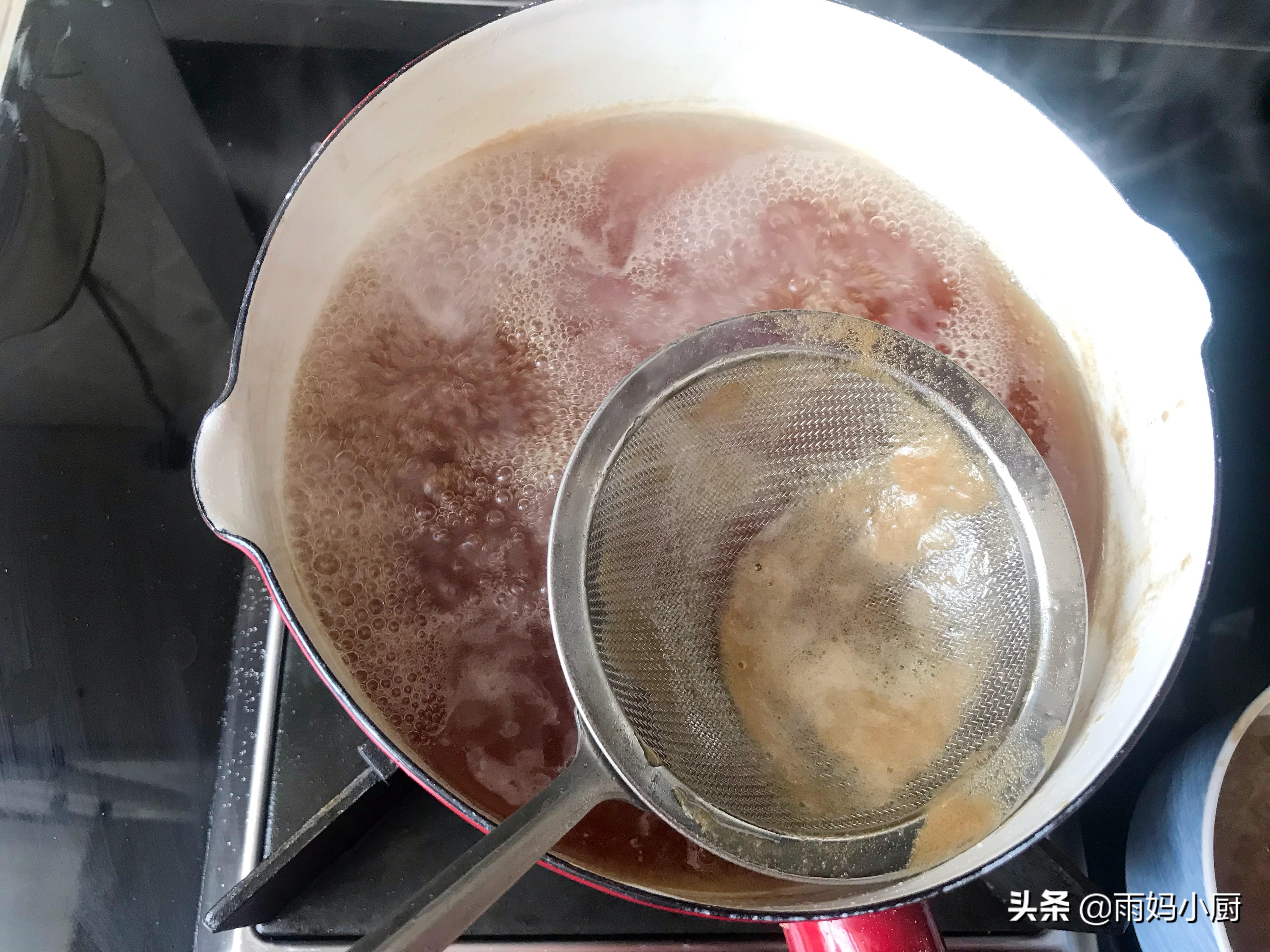 白糖雪梨的正确做法润肺止咳,用雪梨和冰糖做棒棒糖