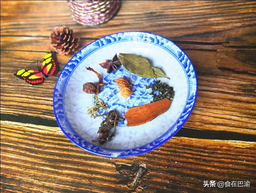 怎样腌咸熟鸡蛋,怎么腌咸鸡蛋不太咸还流油