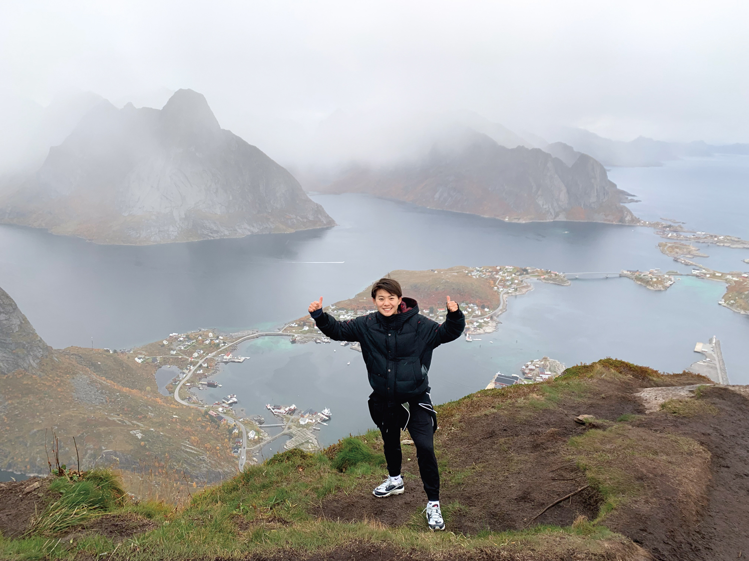 王霜在巴黎踢球的视频,王霜青岛合影