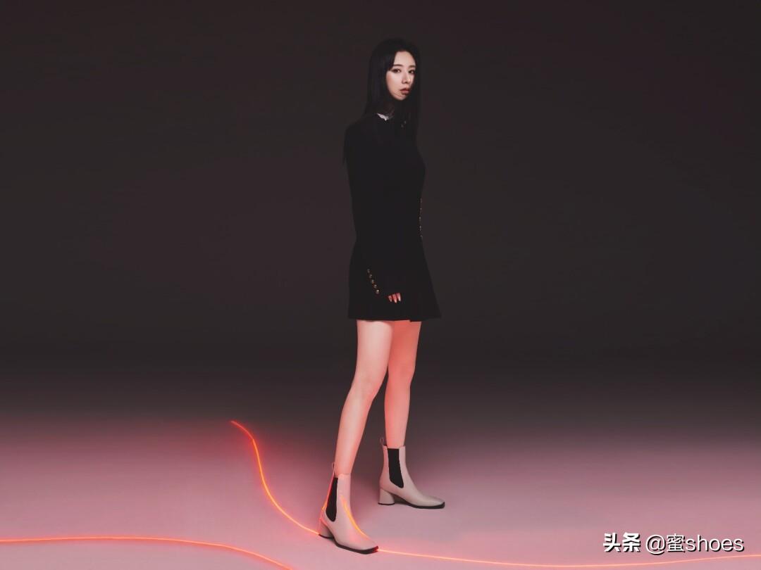 高跟鞋品牌jimmychoo,jimmychoo经典珍珠高跟鞋