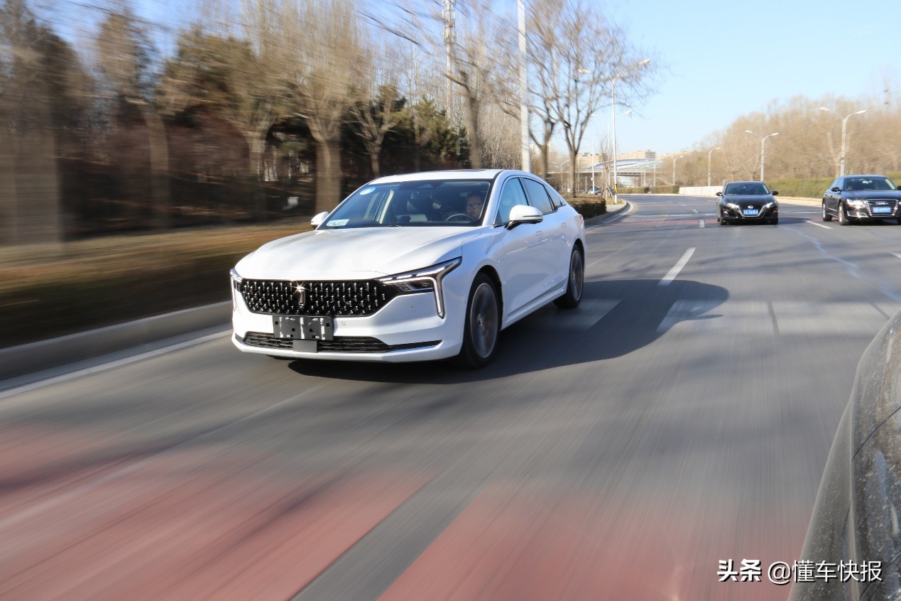 奔腾b70s1.5t试驾视频,第一视角试驾2010款奔腾b70