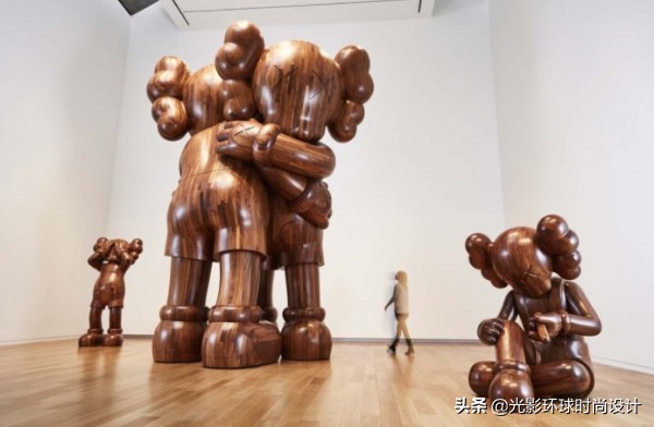 优衣库kaws疯抢官方回应,kaws优衣库被哄抢