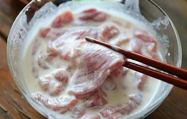 做饭用的生粉和淀粉有什么区别,生粉和淀粉炒菜时有什么区别