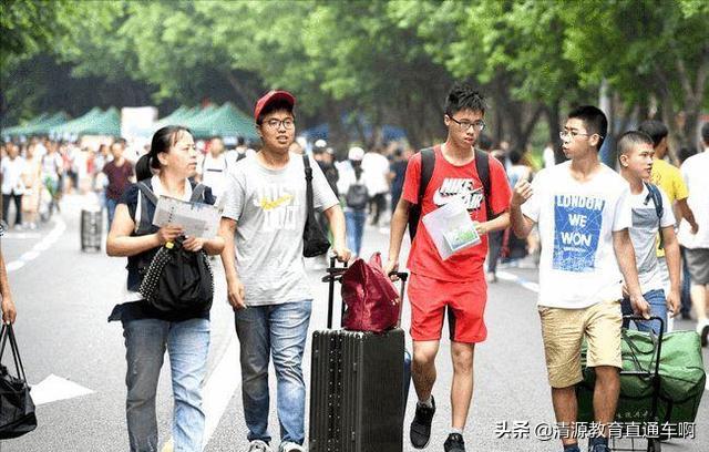 大学生开学第一个月要不要带电脑,大学新生开学有必要带电脑吗