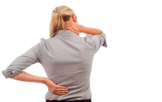 站立臀部凹陷假胯宽最有效的锻炼,避免臀凹陷和假胯宽的正确坐姿