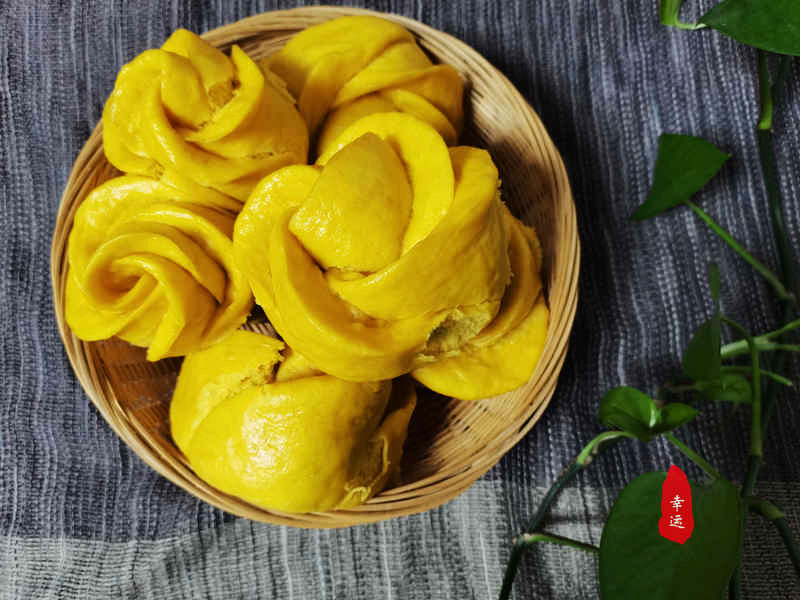 金灿灿的黄馒头,金灿灿黄金馒头好看又好吃
