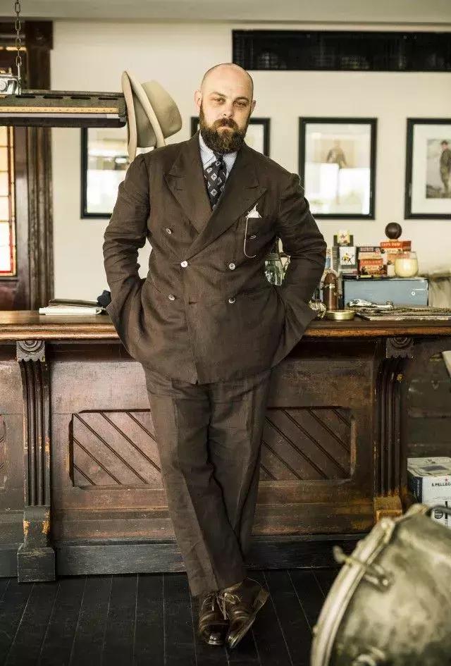 适合肥胖人穿的西服,既然身高改变不了那就改变身材