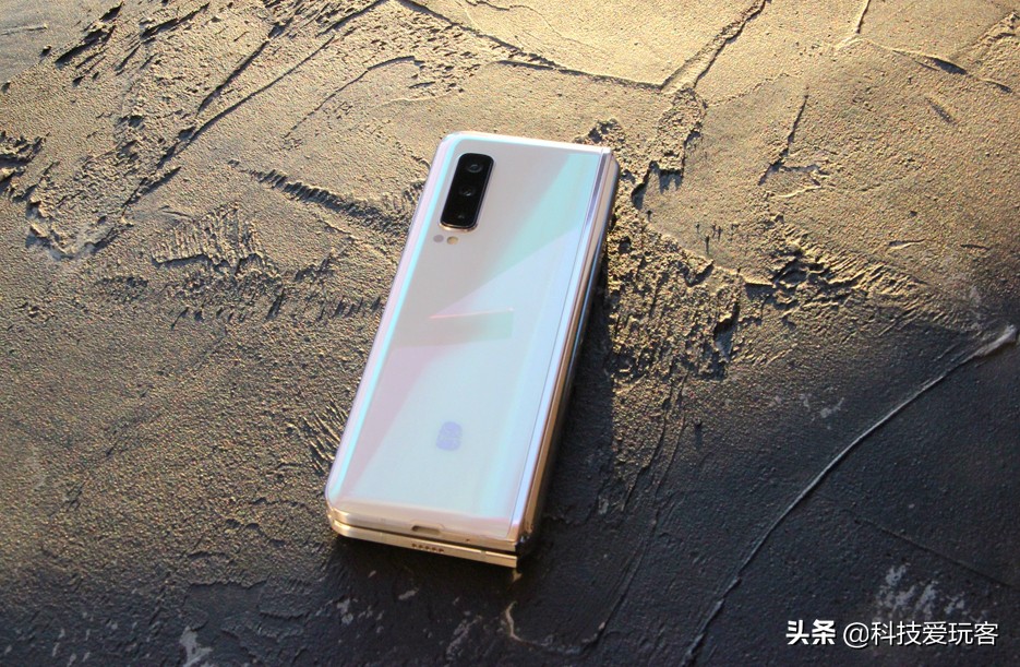 三星w20现在还值得入手吗,三星w9992014