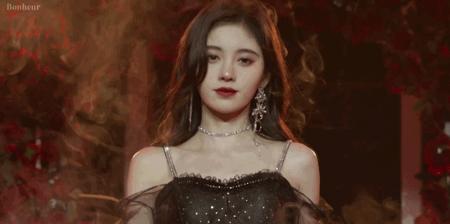 鞠婧祎全身造假,鞠婧祎头皮都整了吗