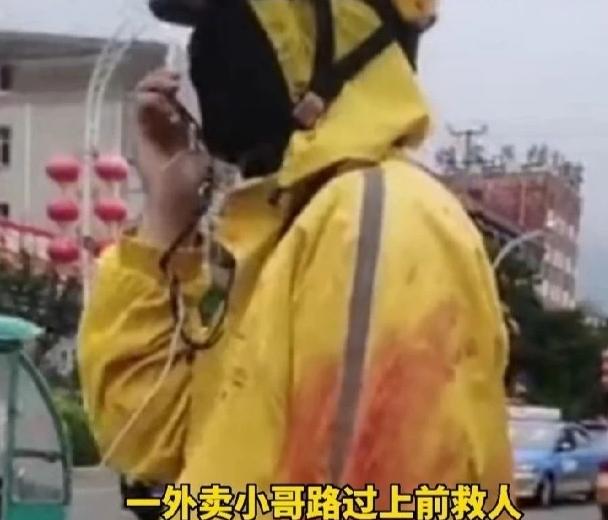 鸡块掉地上捡起来继续炸,鸡块掉地上