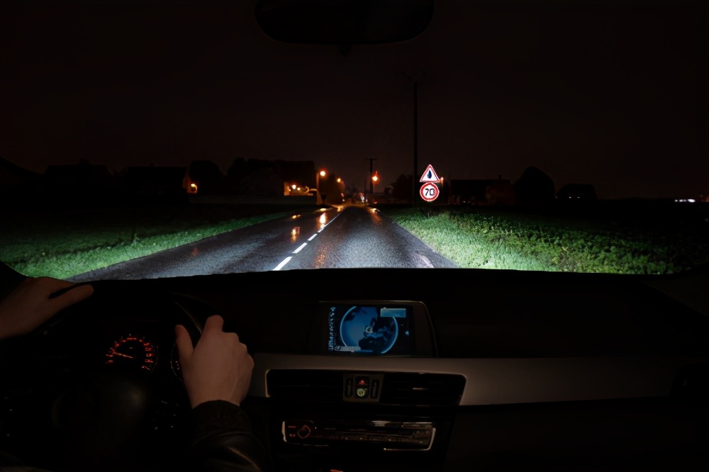 飞利浦新极昼光led灯,飞利浦官方旗舰汽车led灯